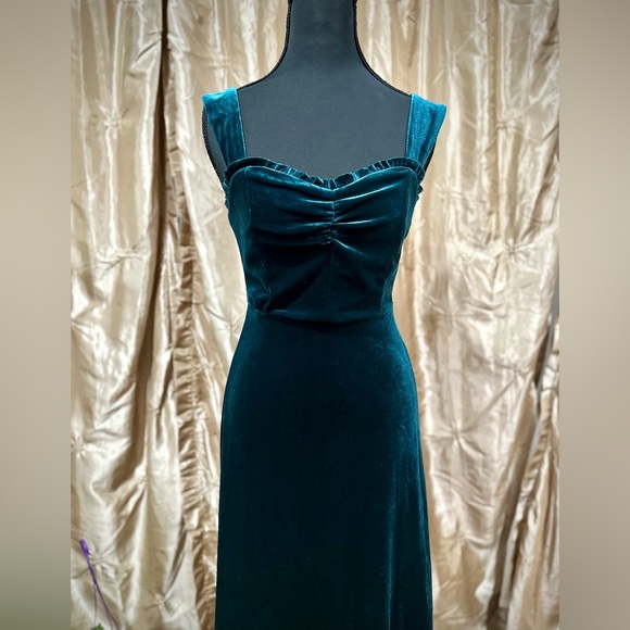betsey johnson green velvet dress Betsey Johnson Crushed Velvet Medieval Mini Dress With Lace And Buckle